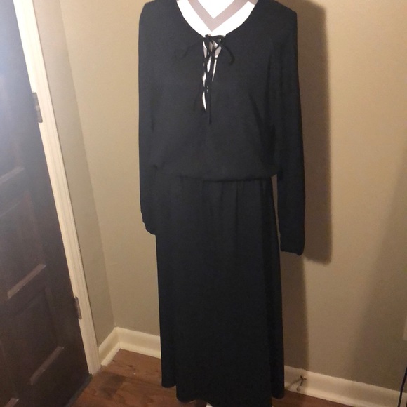 JustFab Dresses & Skirts - Black Midi Dress